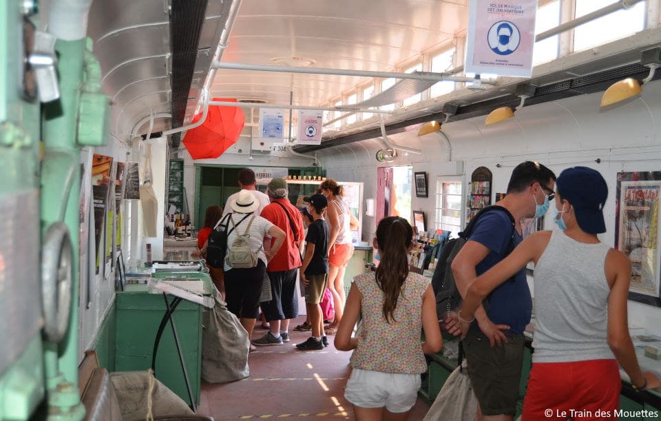 intérieur du train des mouettes